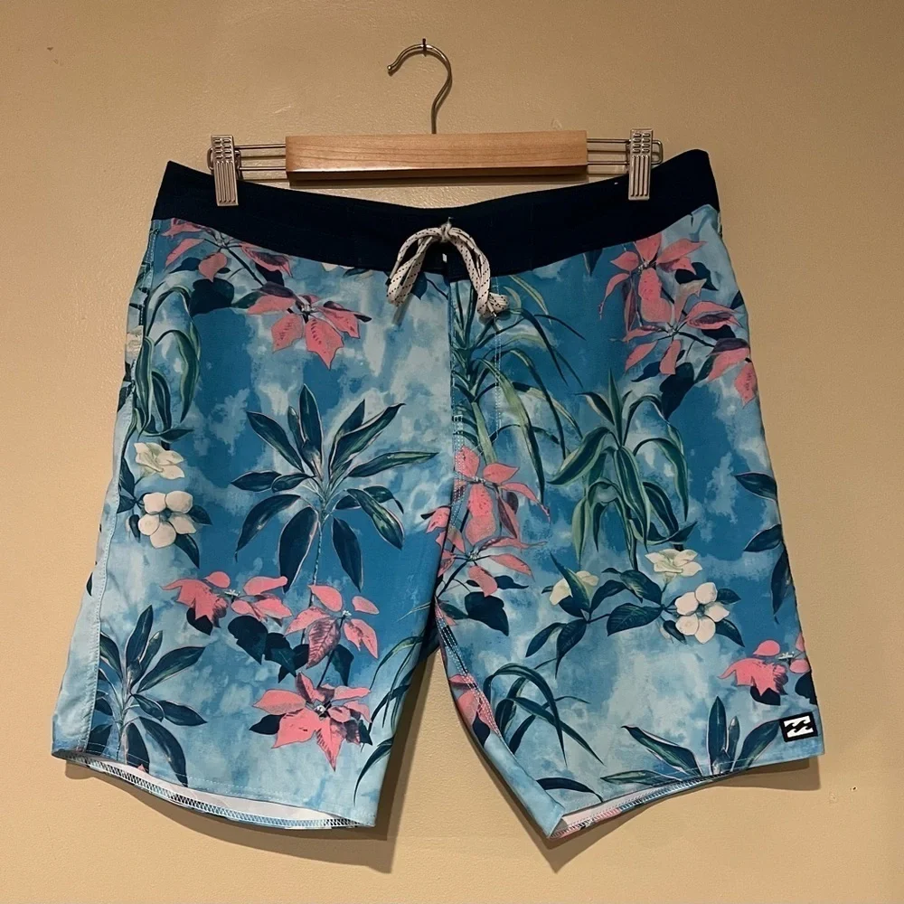 Billabong Mens Sundays Pro Boardshorts 4 Way Performance Stretch Size 32 Hawaiin